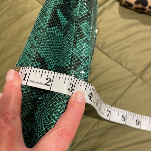 NWT Green snakeskin clutch by Alexisuospny O/S - Picture 15 of 15
